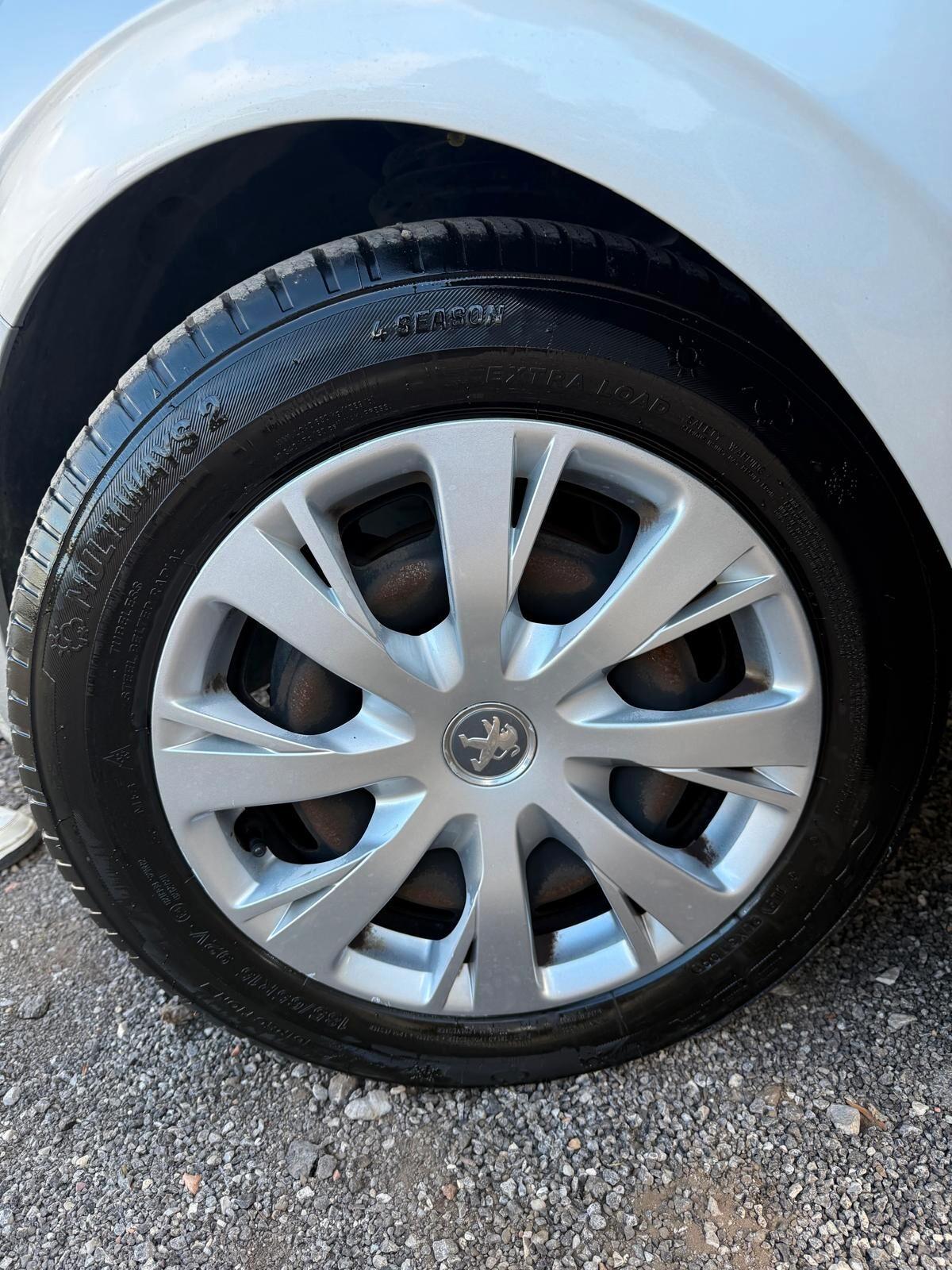 Peugeot 208 1.4 HDi 68 CV 5 porte Active