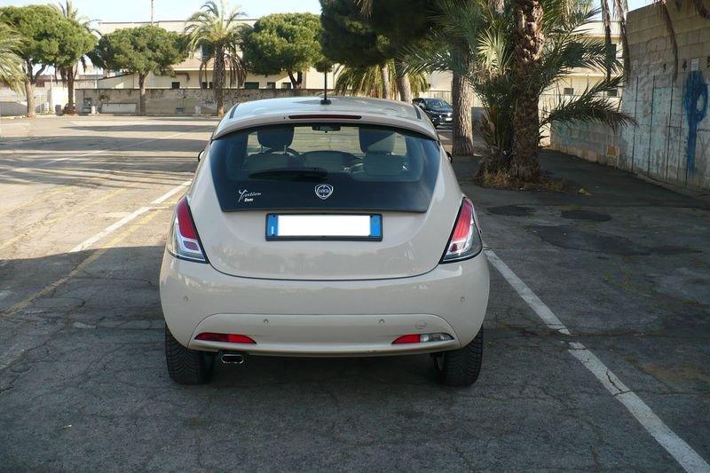 Lancia Ypsilon 1.2 69 CV 5 porte Silver