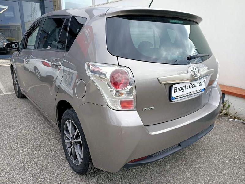 Toyota Verso 1.6 d-4d Active 7p.ti mt 1.6 D-4D Active 7 posti