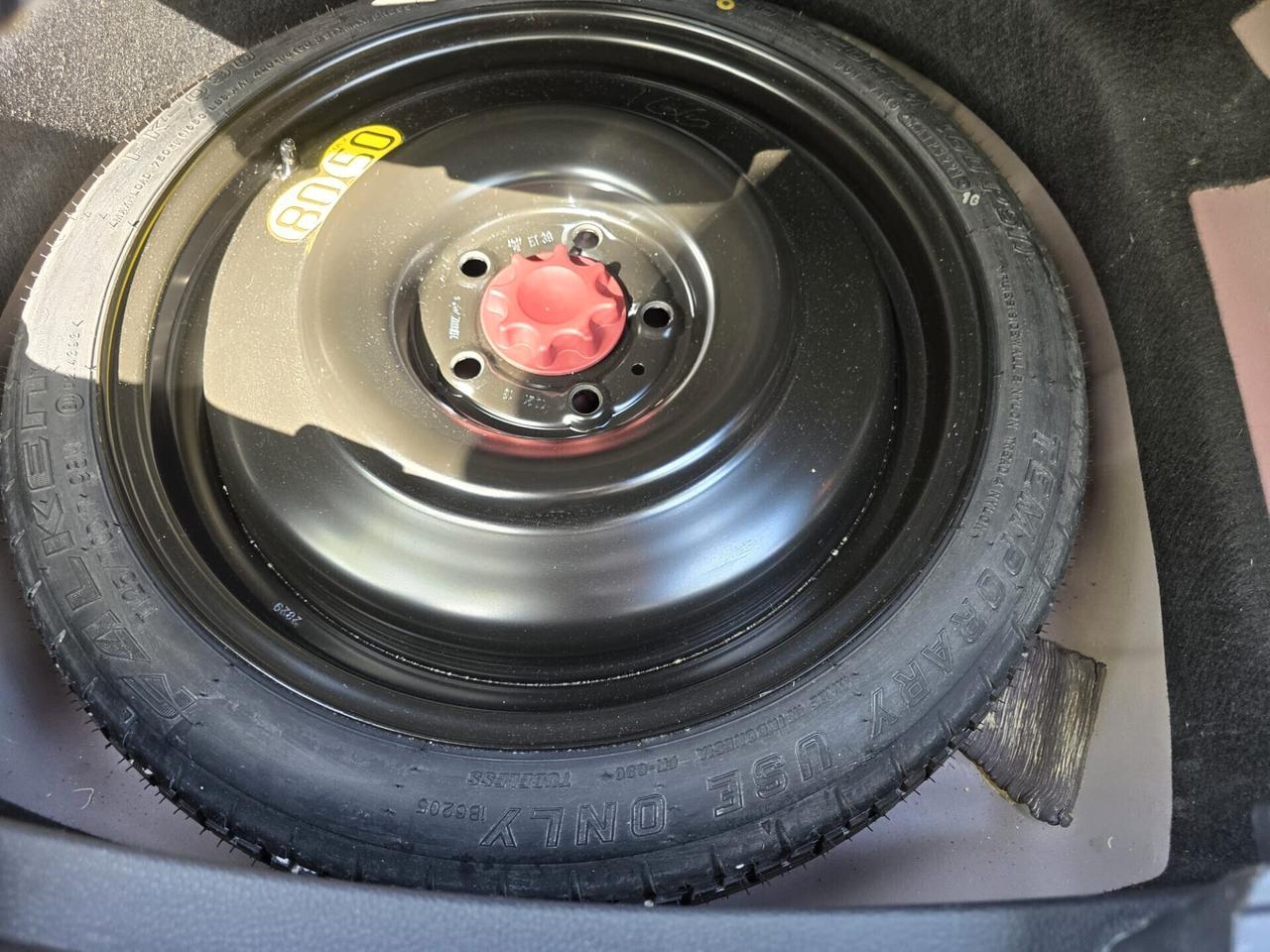 Toyota Corolla TS 1.8 Hybrid Business Tech N1