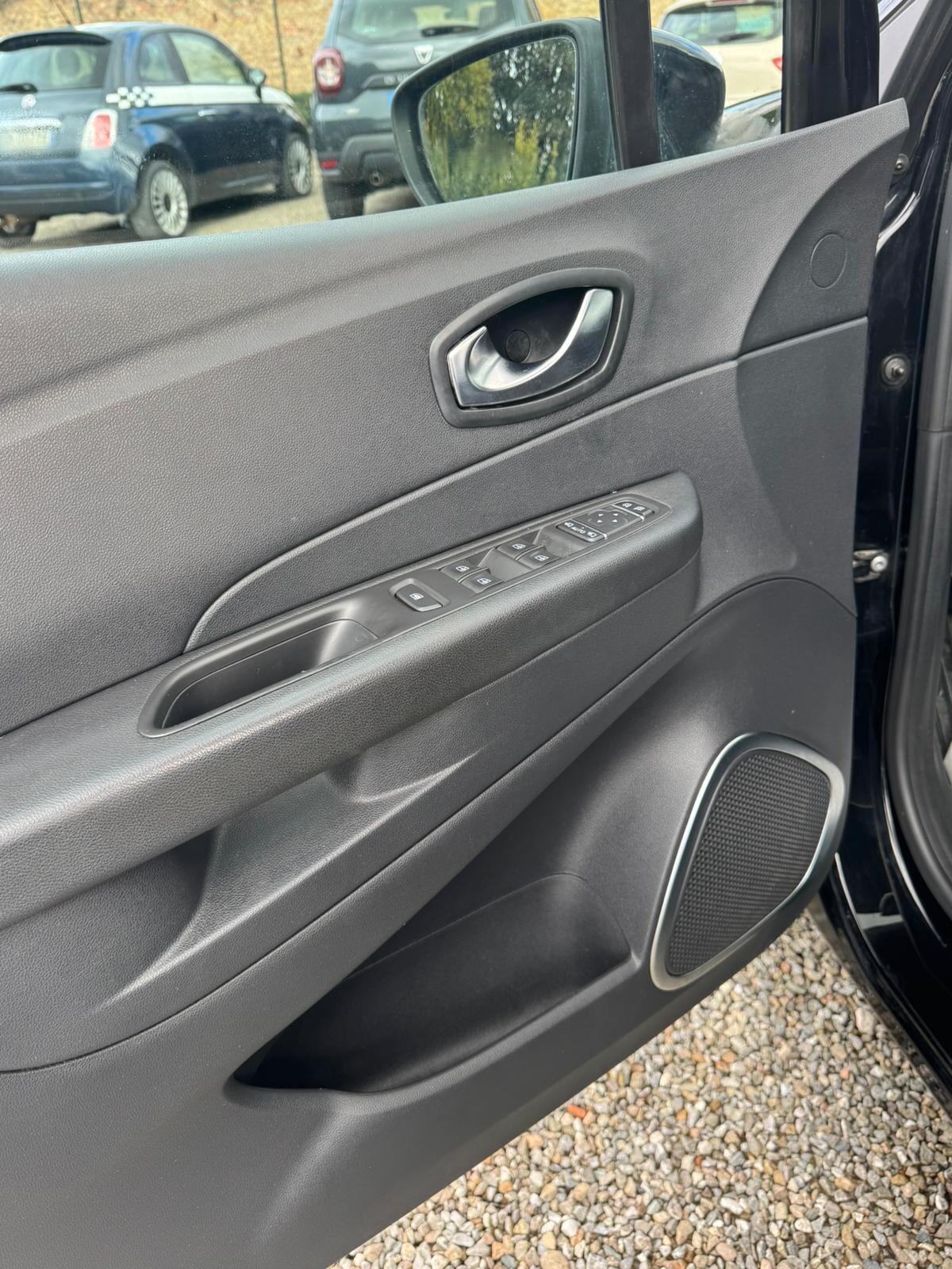 Renault Captur dCi 8V 110 CV Start&Stop GANCIO DI TRAINO !!