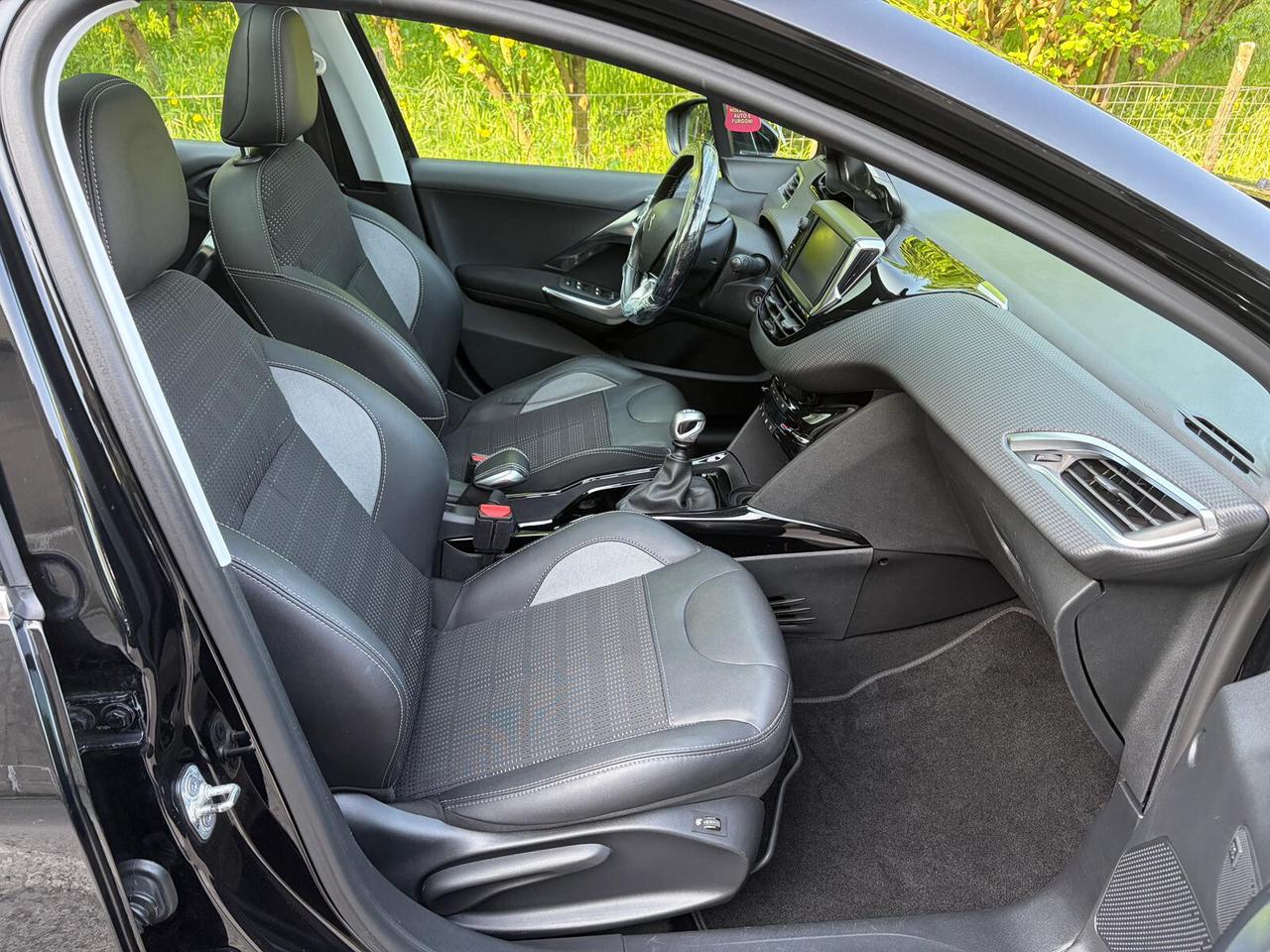 Peugeot 2008 1.6 BlueHDi 120cv S&S tetto Allure