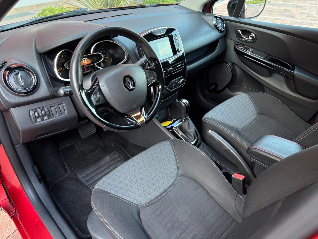 Renault Clio 1.5 dCi (CAMBIO AUTOMATICO)
