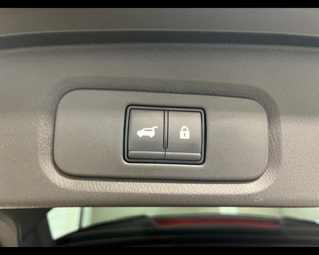 NISSAN QASHQAI TEKNA MHYB 140CV