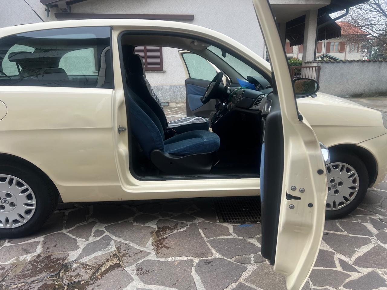 Lancia Ypsilon 1.4 Platino