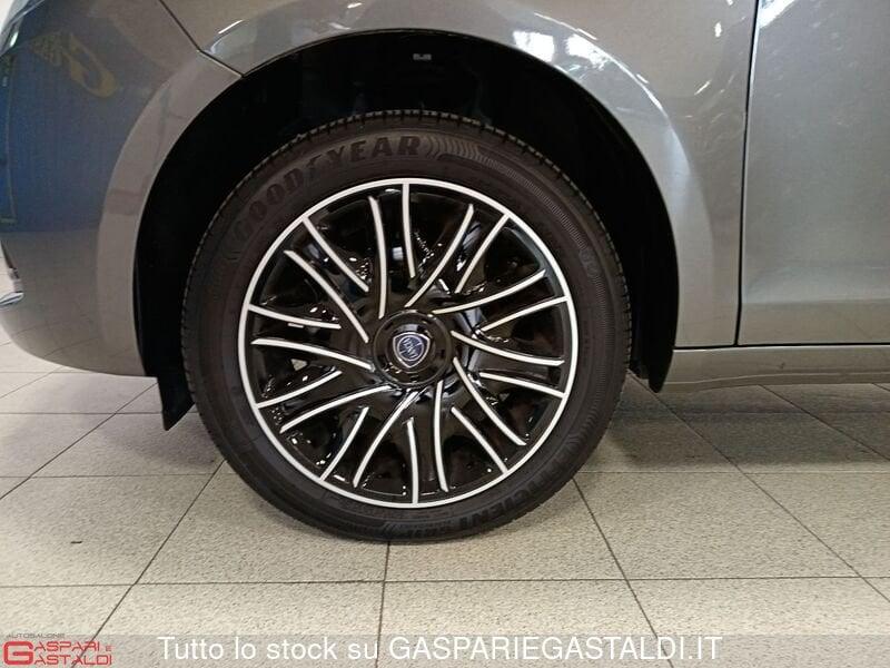 Lancia Ypsilon 1.0 FireFly 5 porte S&S Hybryd Gold