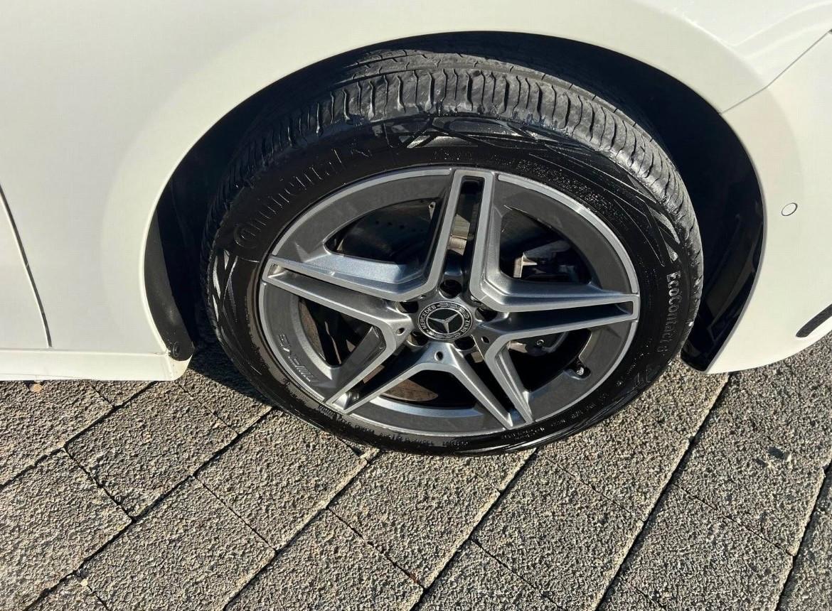 Mercedes-Benz A 250 e AMG Line