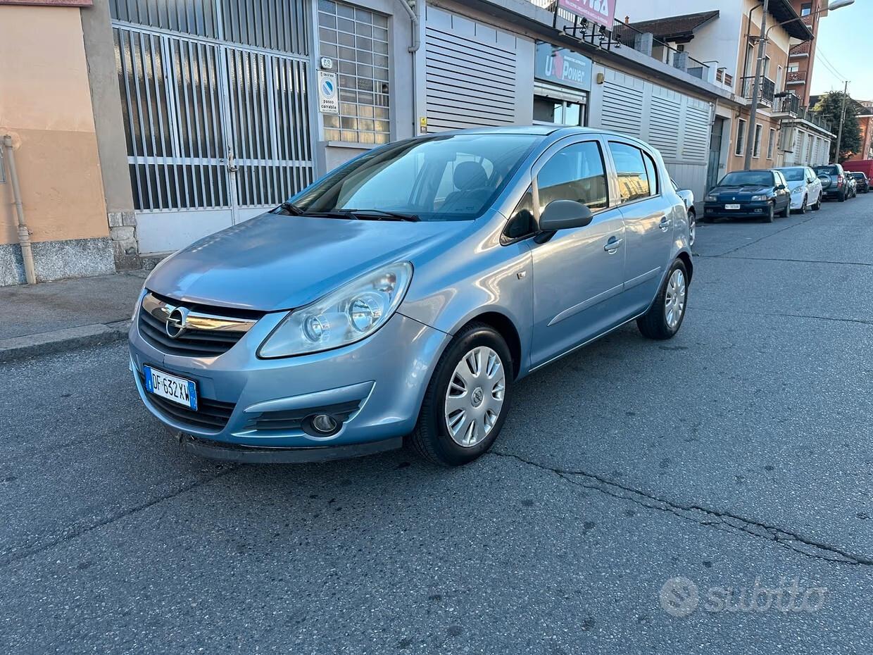 Opel Corsa 1.2 5 porte Cosmo