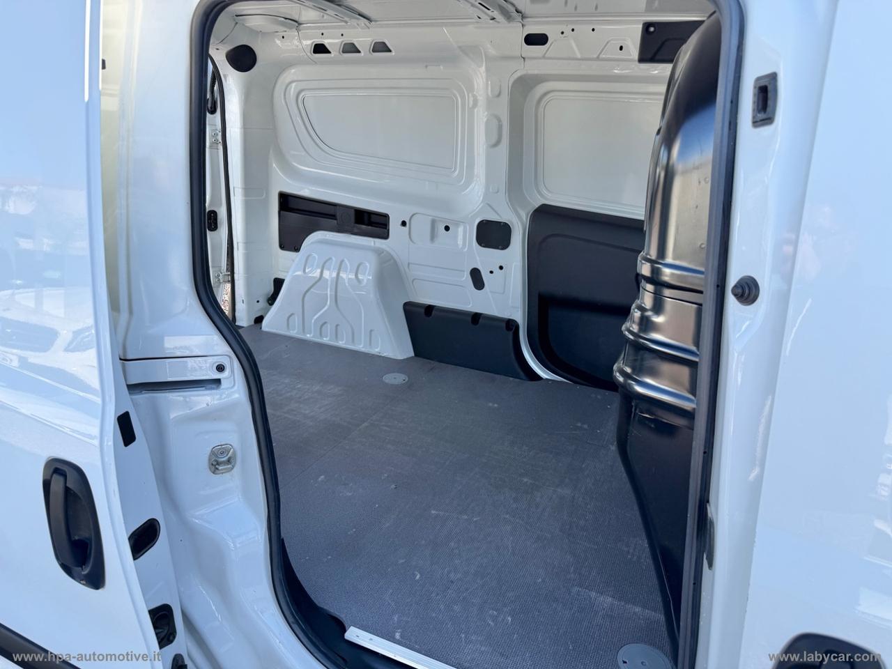 FIAT Doblò 1.6 MJT 120CV MAXI 3 POSTI NAVI RETROCAMERA CLIMA AUTOMATICO