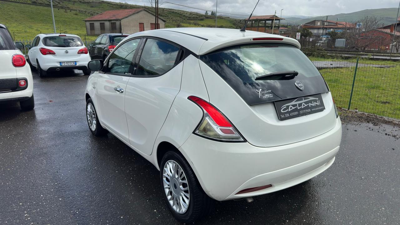 Lancia Ypsilon 1.3 MJT 16V 95 CV 5 porte S&S Silver