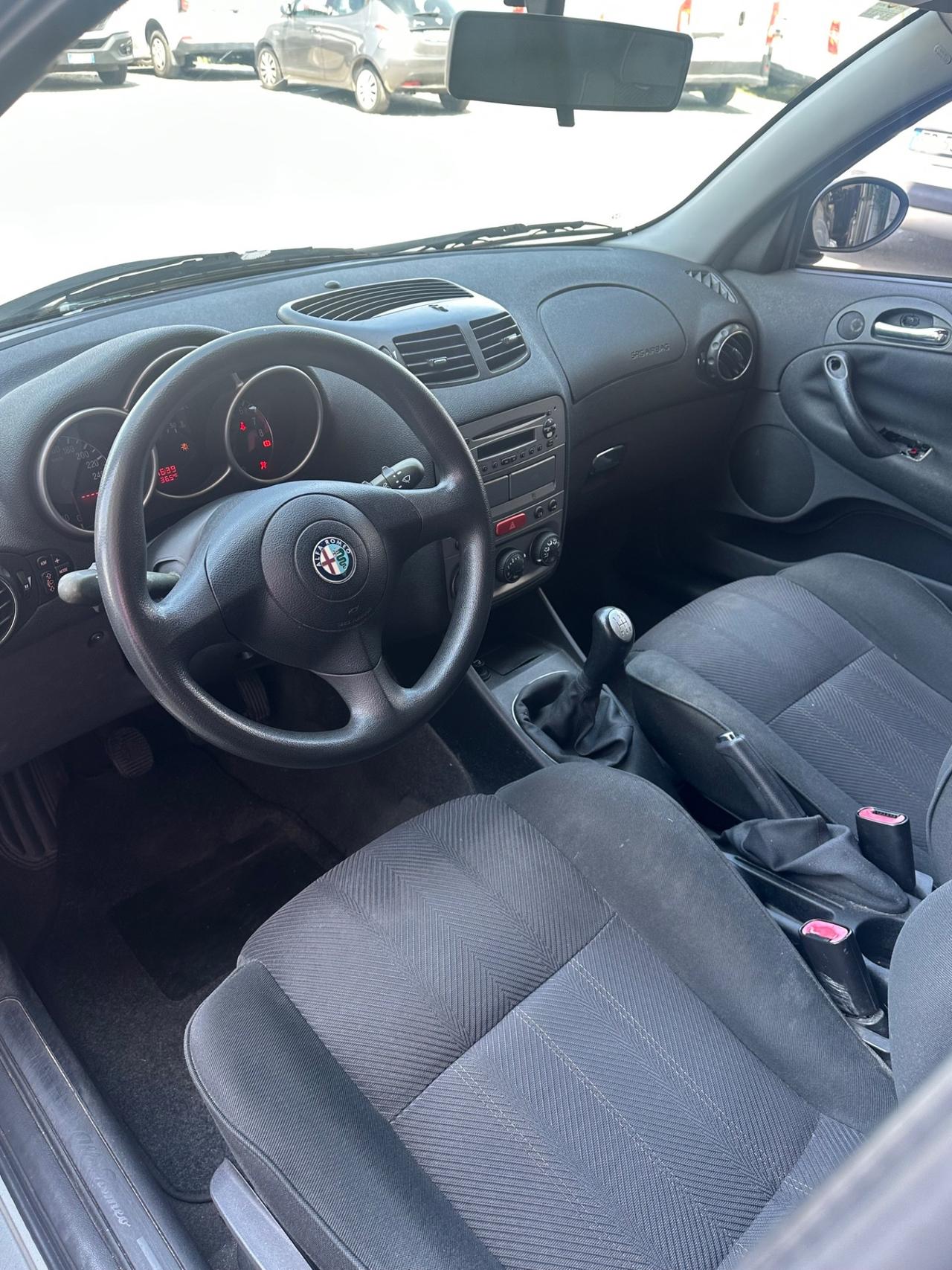 Alfa Romeo 147 1.6i 16V pochi km asi