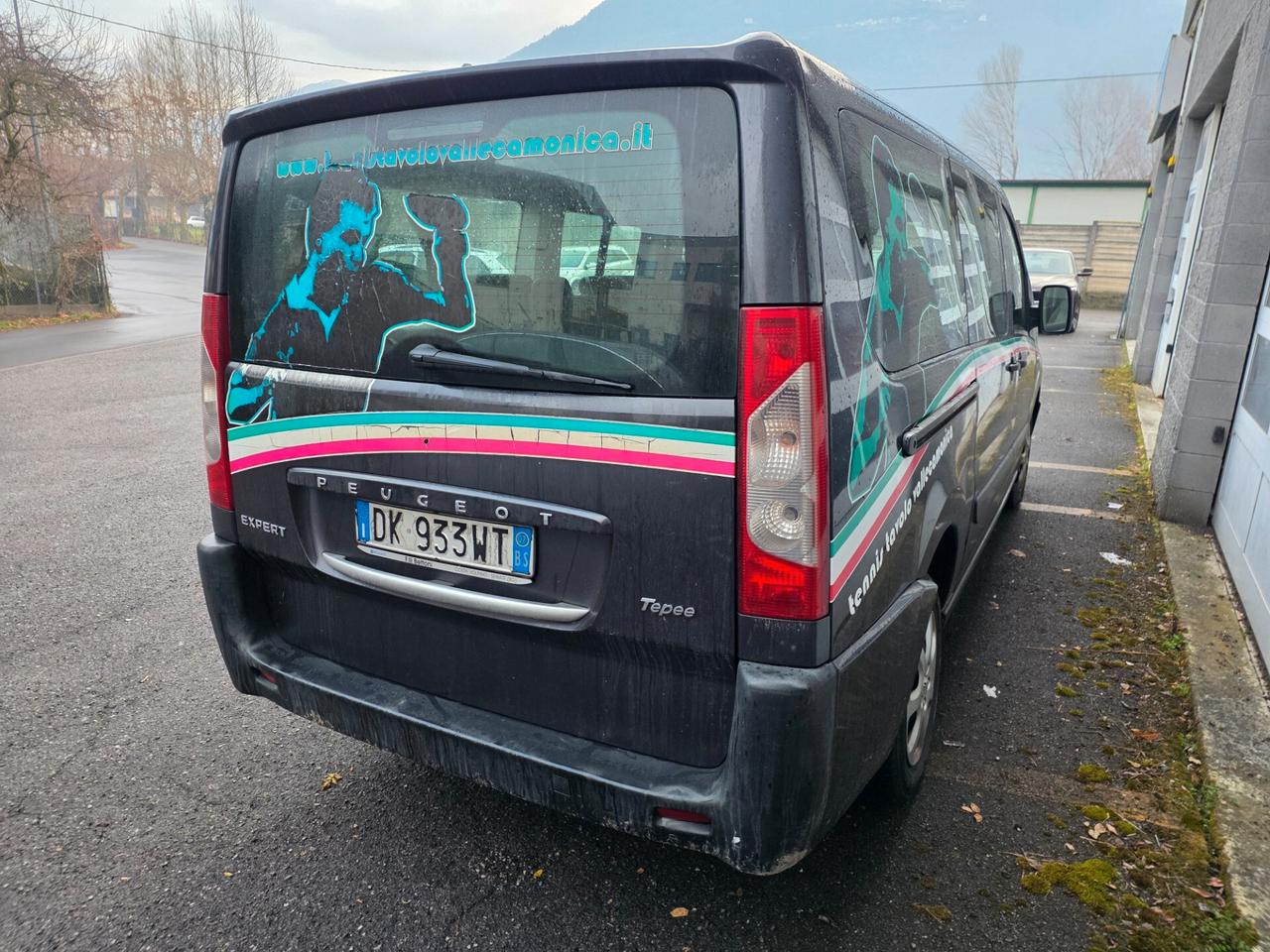 Peugeot Expert 2.0 HDi 136CV FAP 9 POSTI