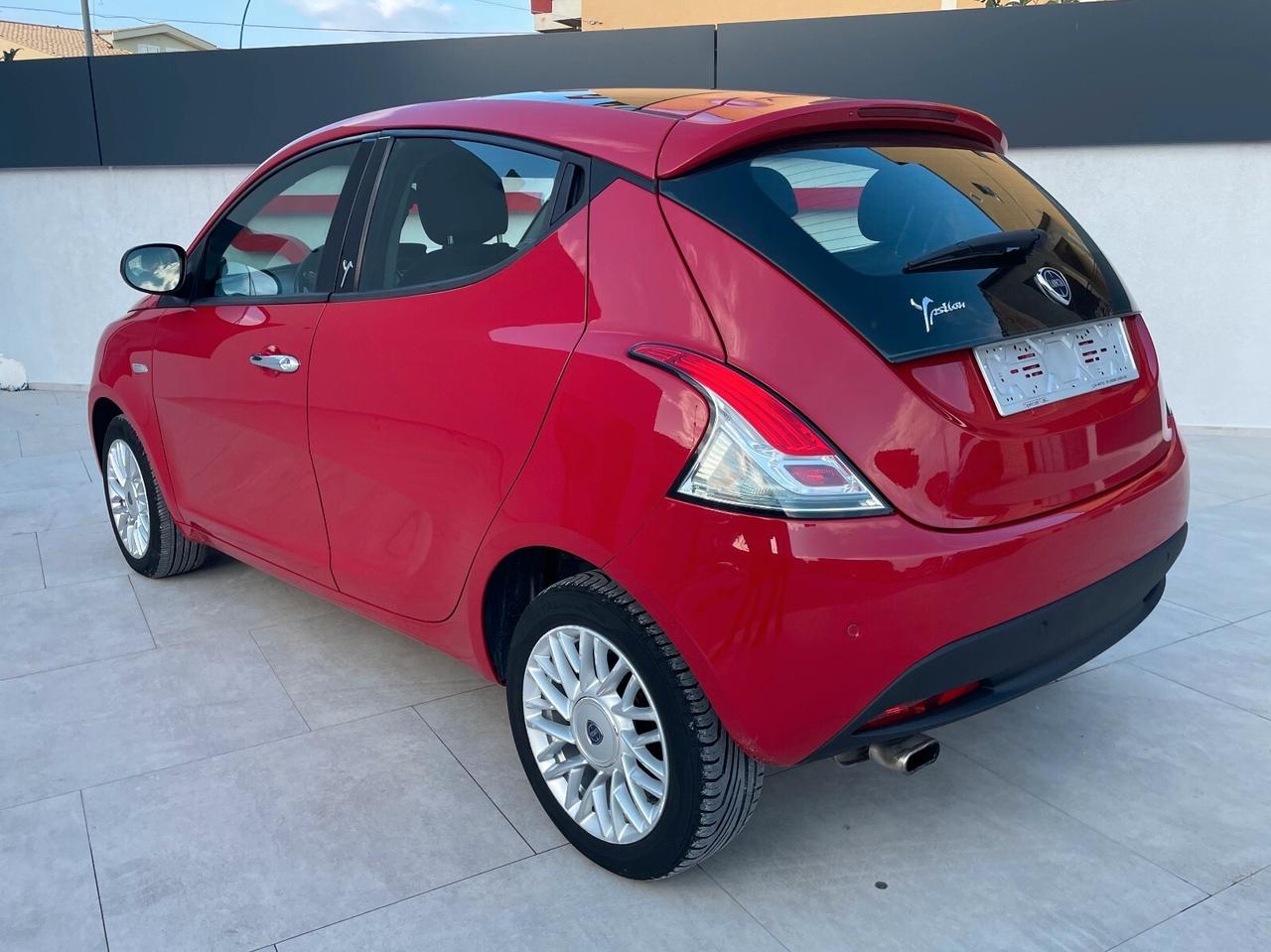 Lancia Ypsilon 1.2 69 CV 5 porte S&S Gold