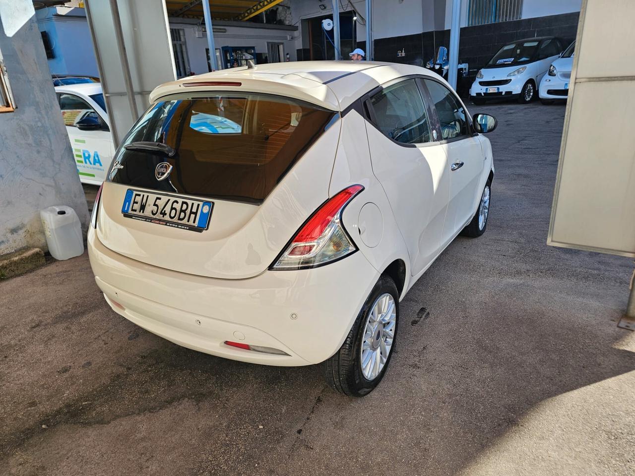 Lancia Ypsilon 0.9 TwinAir 85 CV 5 porte Metano Ecochic Gold