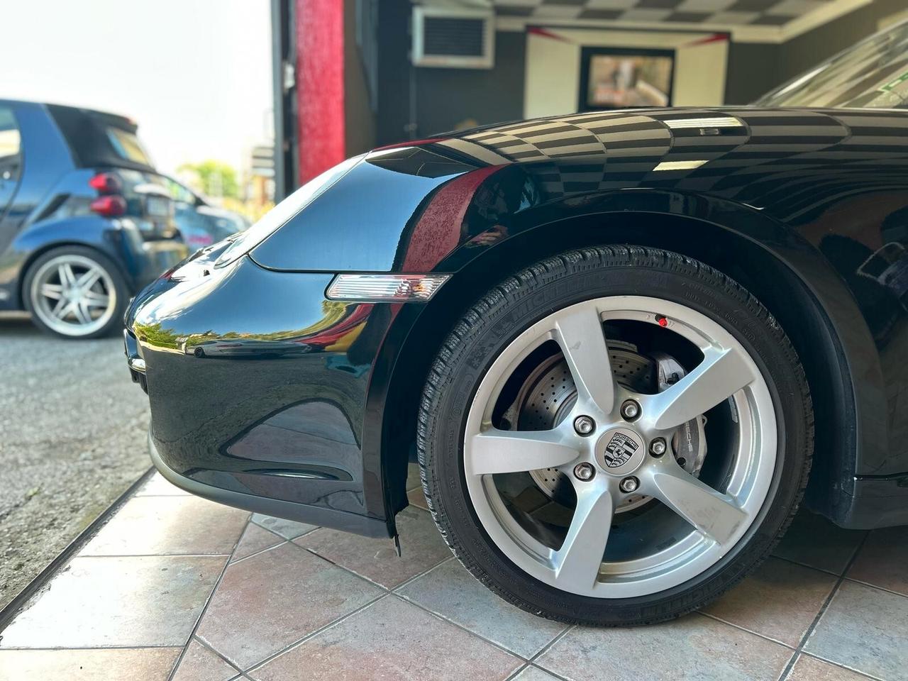 Porsche Cayman 2.7