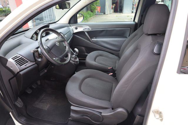 LANCIA Ypsilon 1.2i 69CV 5Porte UniProprietario per NEOPATENTATI