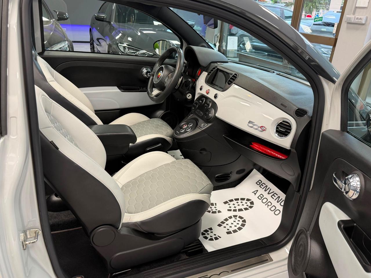 Abarth 500C Esseesse Versione: 1.4 Turbo T-Jet MTA Bicolore