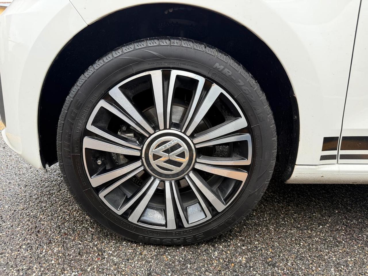 Volkswagen up! 1.0 5p. Eco High BMT ***VIDEOCAMERA*GUIDABILE DA NEOPATENTATI***