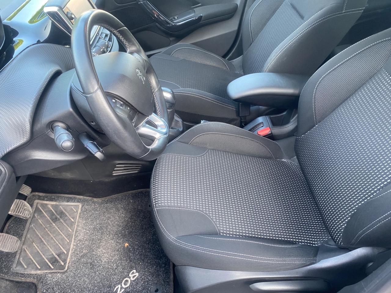 Peugeot 208 PureTech 82 5 porte Allure