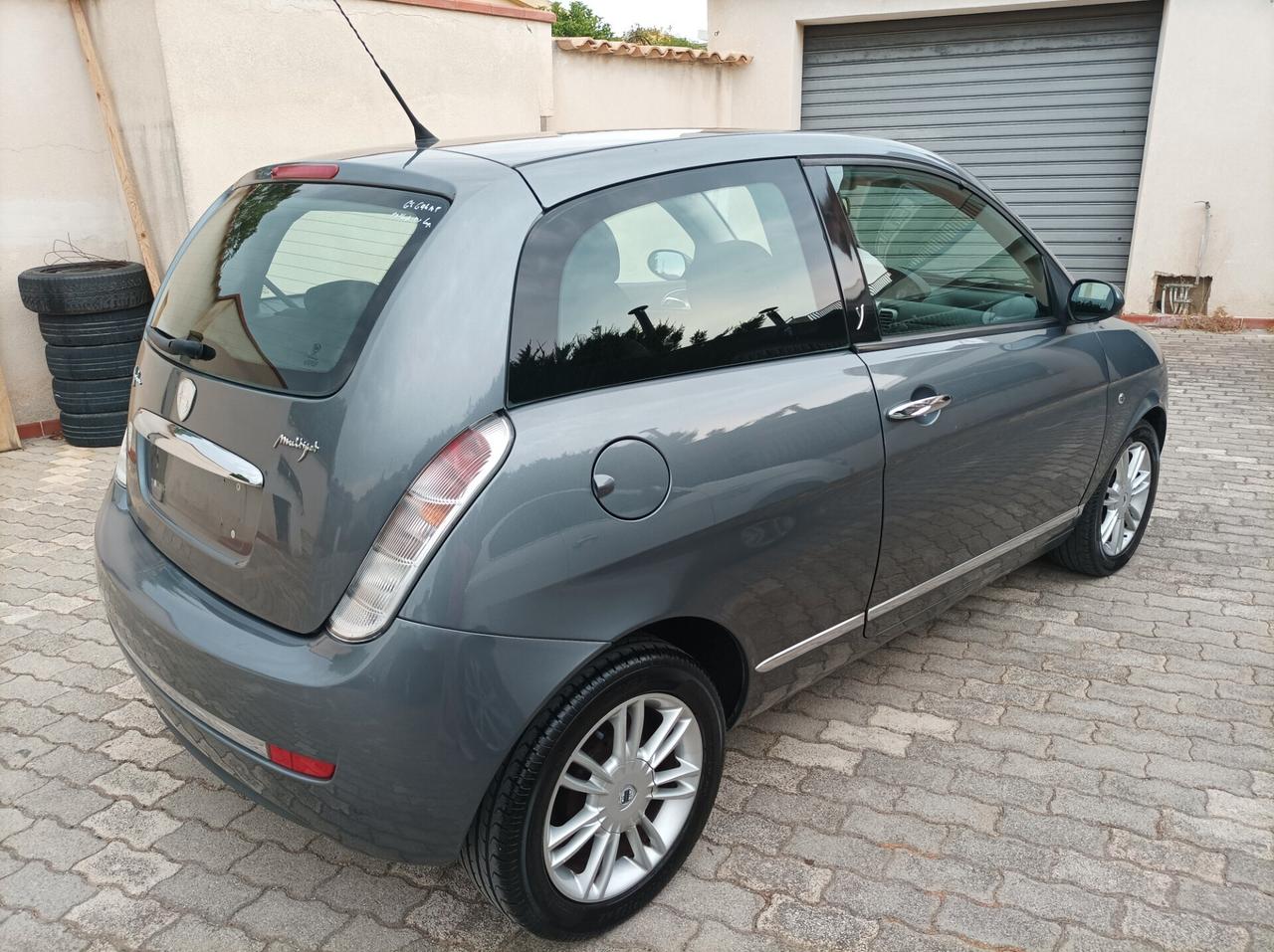 Lancia Ypsilon 1.3 MJT 90 CV Platino