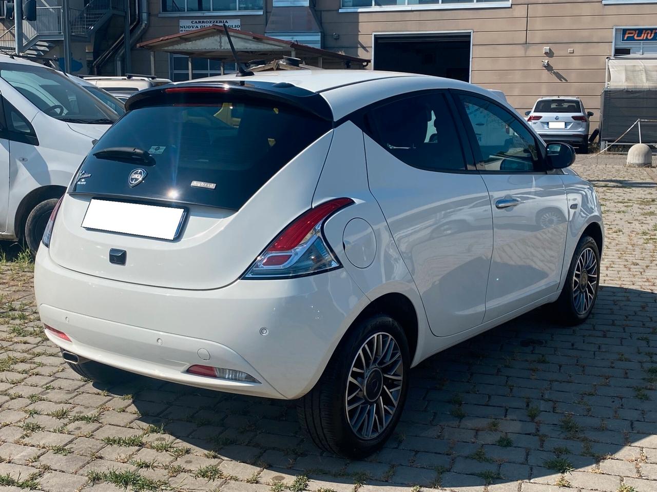 Lancia Ypsilon 1.0 FireFly 5 porte S&S Hybrid Gold Plus