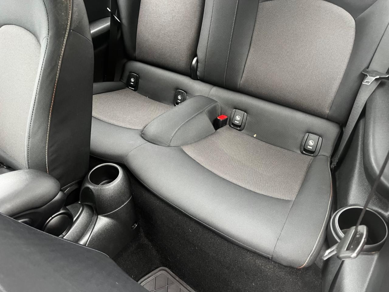 Mini 1.5 Cooper D- 95000km AUTOMATICA