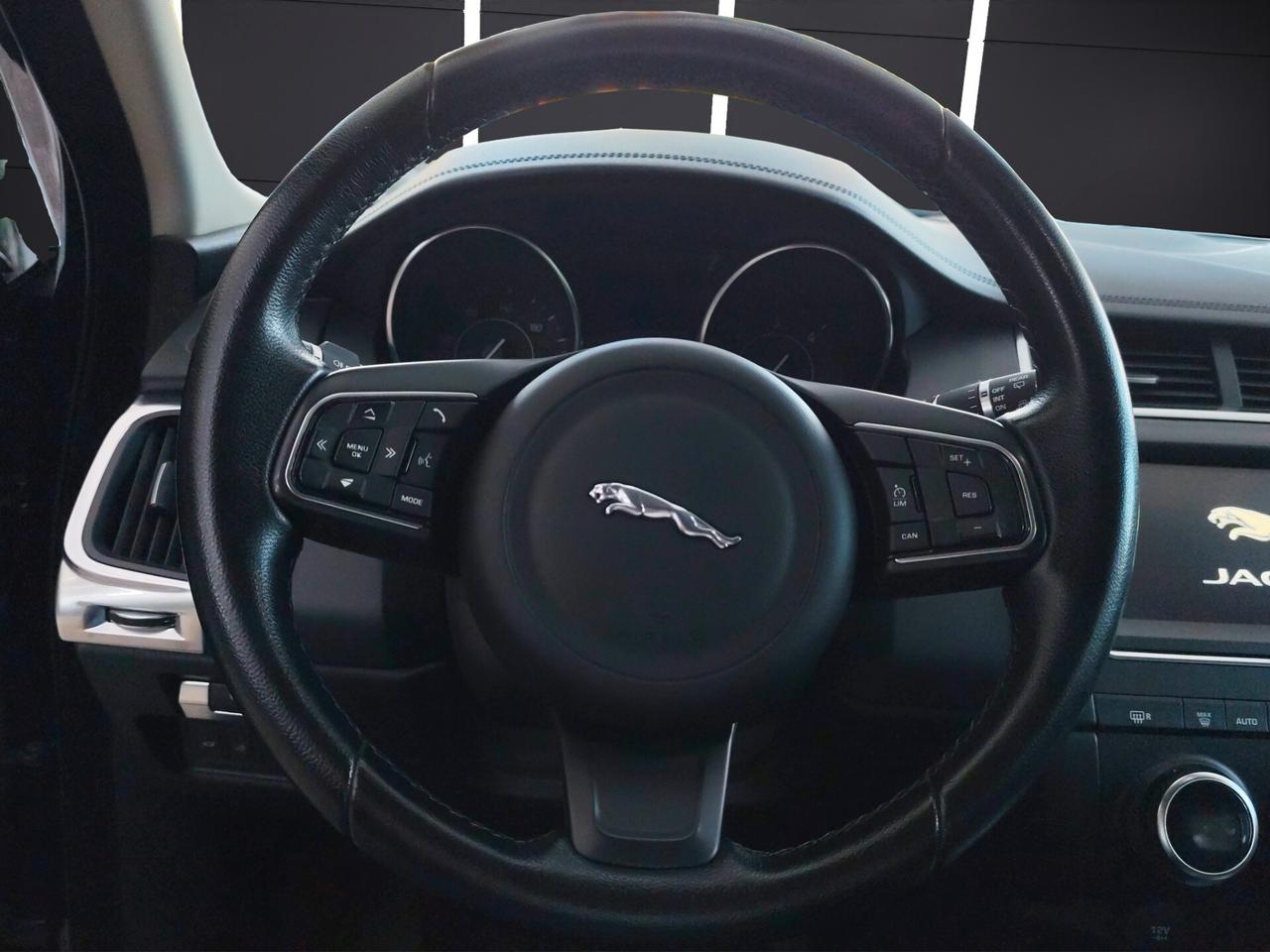 JAGUAR E-Pace (X540) E-Pace 2.0D 180 CV A...