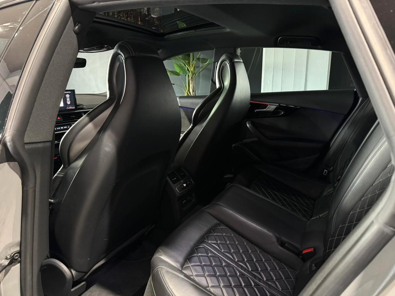 Audi A5 SPB 40 TDI quattro S tronic S-Line Identity Black