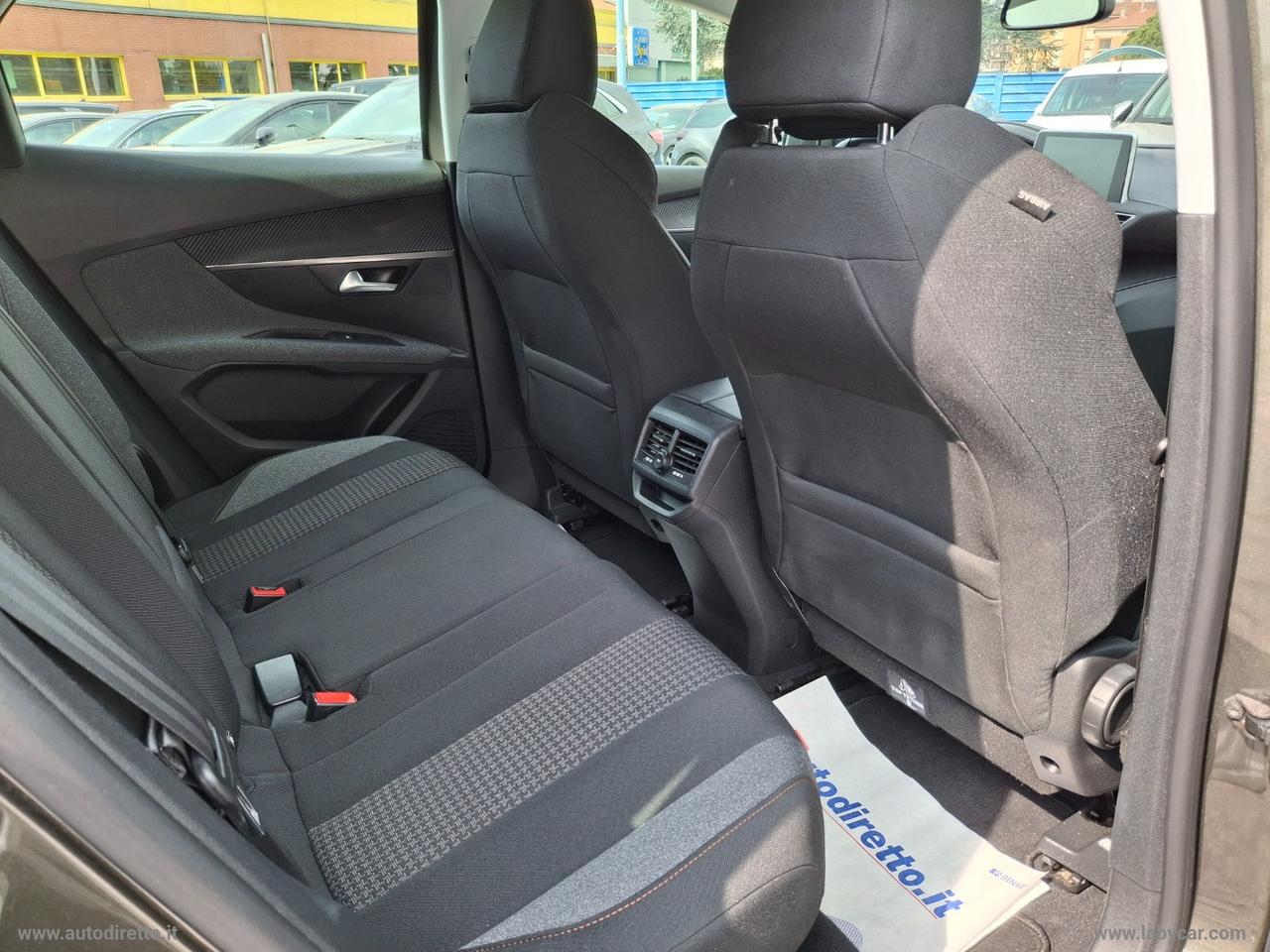 PEUGEOT 3008 BlueHDi 130 S&S EAT8 Business