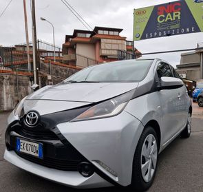 Toyota Aygo 1.0 VVT-i 69 CV 5 porte x-play
