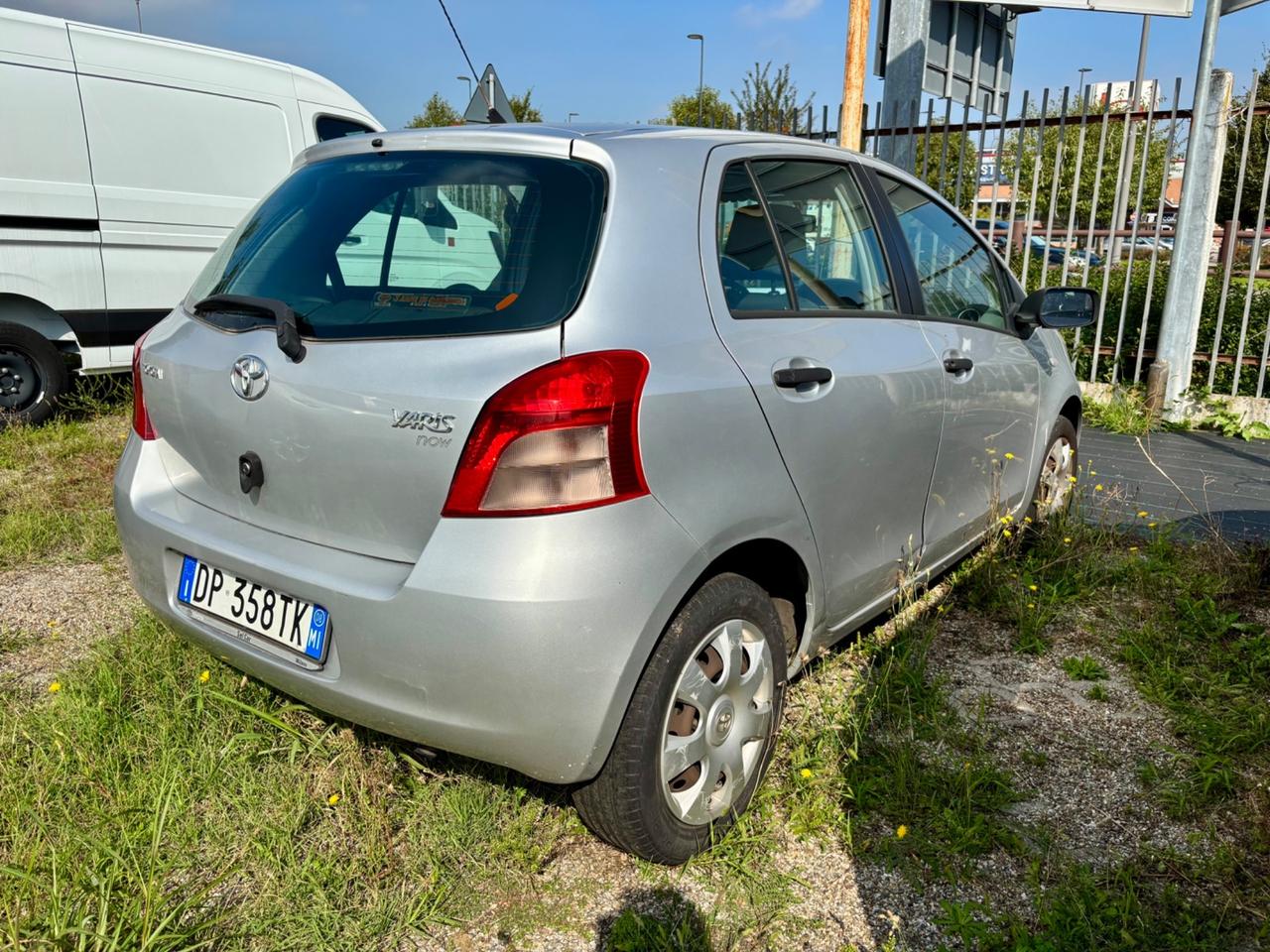 Toyota Yaris 1.0 5 porte Now