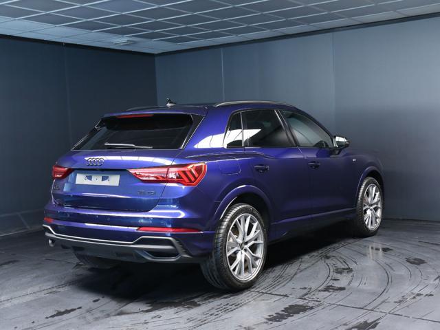 AUDI Q3 35 TDI S tronic Identity Black