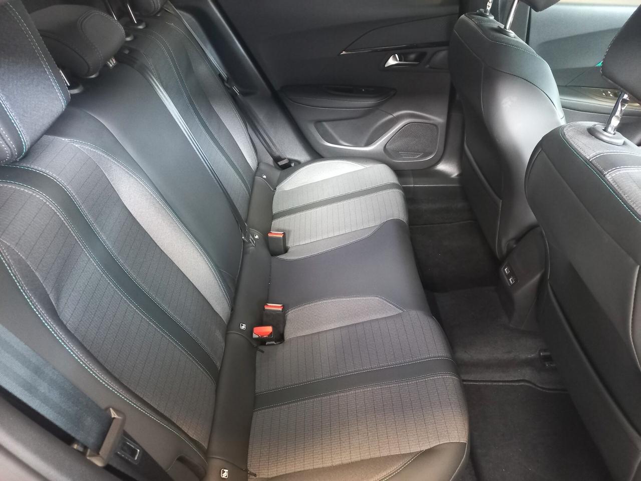 Peugeot 2008 BlueHDi 130 S&S EAT8 Allure Pack