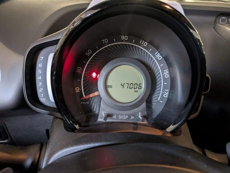 Toyota Aygo 1.0 VVT-i x-play MMT