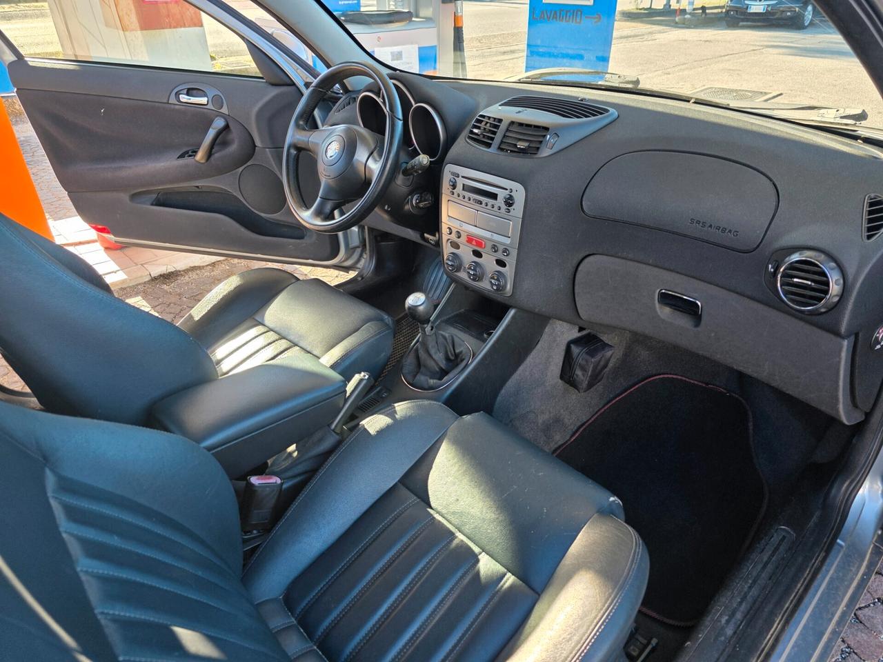 Alfa Romeo 147 1.9 JTD (115 CV) cat 3p. Distinctive