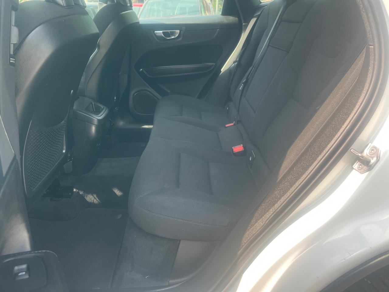 Volvo XC 60 B4 (d) AWD Geartronic Momentum motore rotto