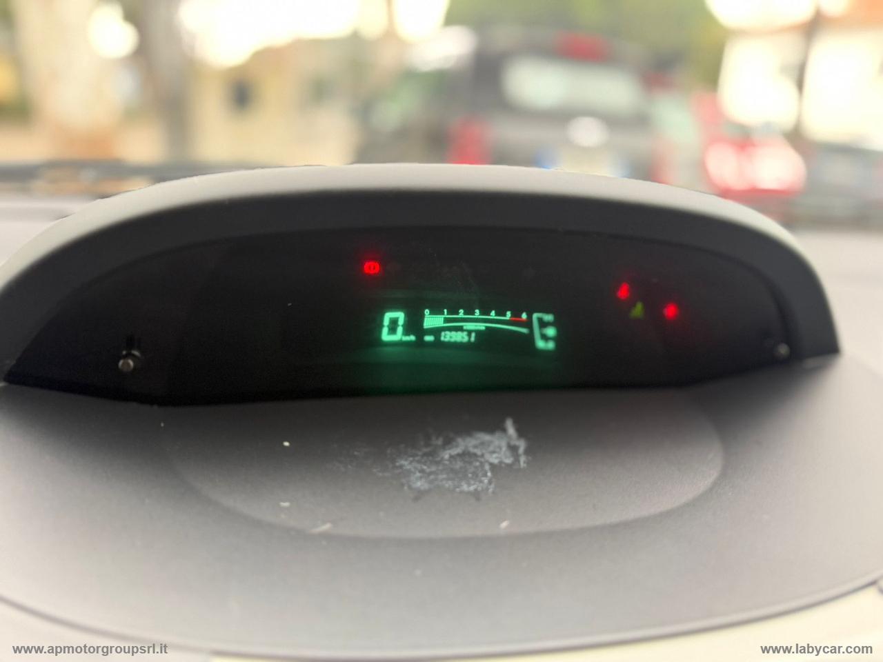 TOYOTA Yaris 1.4 D-4D 5p. Sol