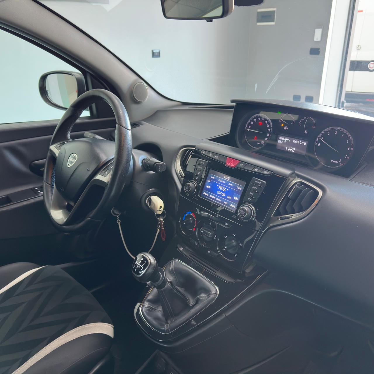 Lancia Ypsilon 1.2 69 CV 5 porte Gold my18