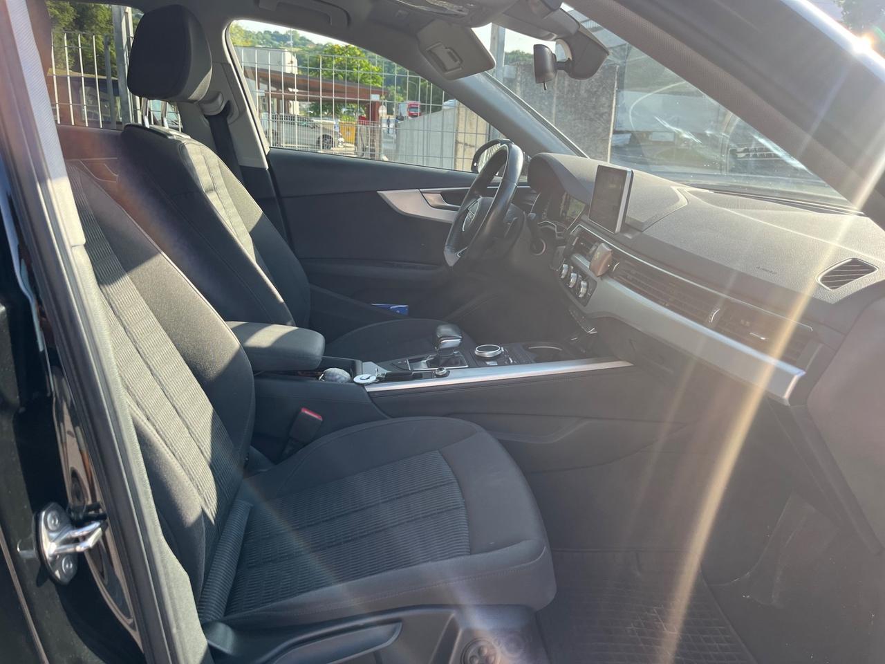 Audi A4 35 TDI S tronic line edition