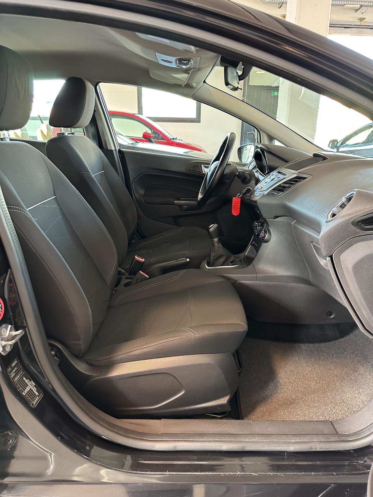 Ford Fiesta 1.2 60CV 5 porte Black & White Edition