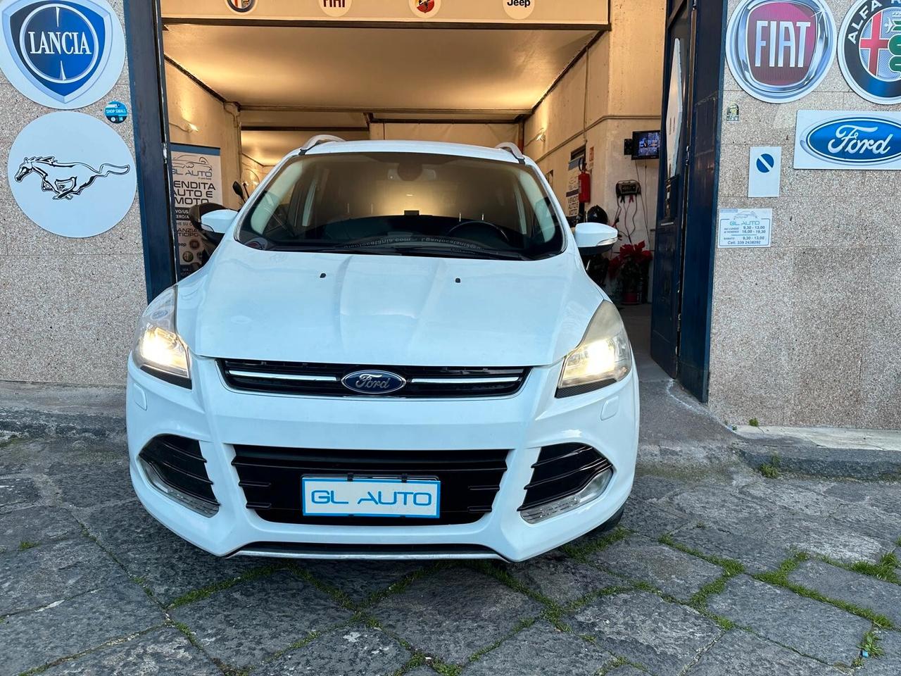 Ford Kuga 2.0 TDCI 140 CV 4WD Powershift Titanium