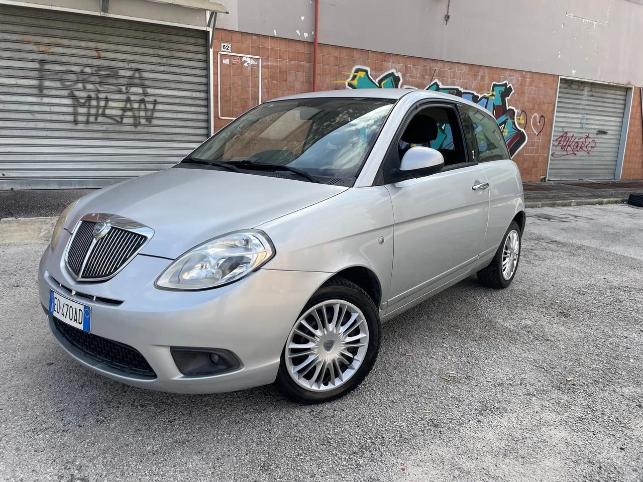 Lancia Ypsilon 1.2 69 CV Argento km 91000