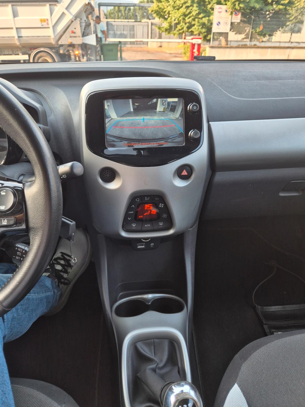 Toyota Aygo 1.0 VVT-i 69 CV 5 porte x-cool TSS