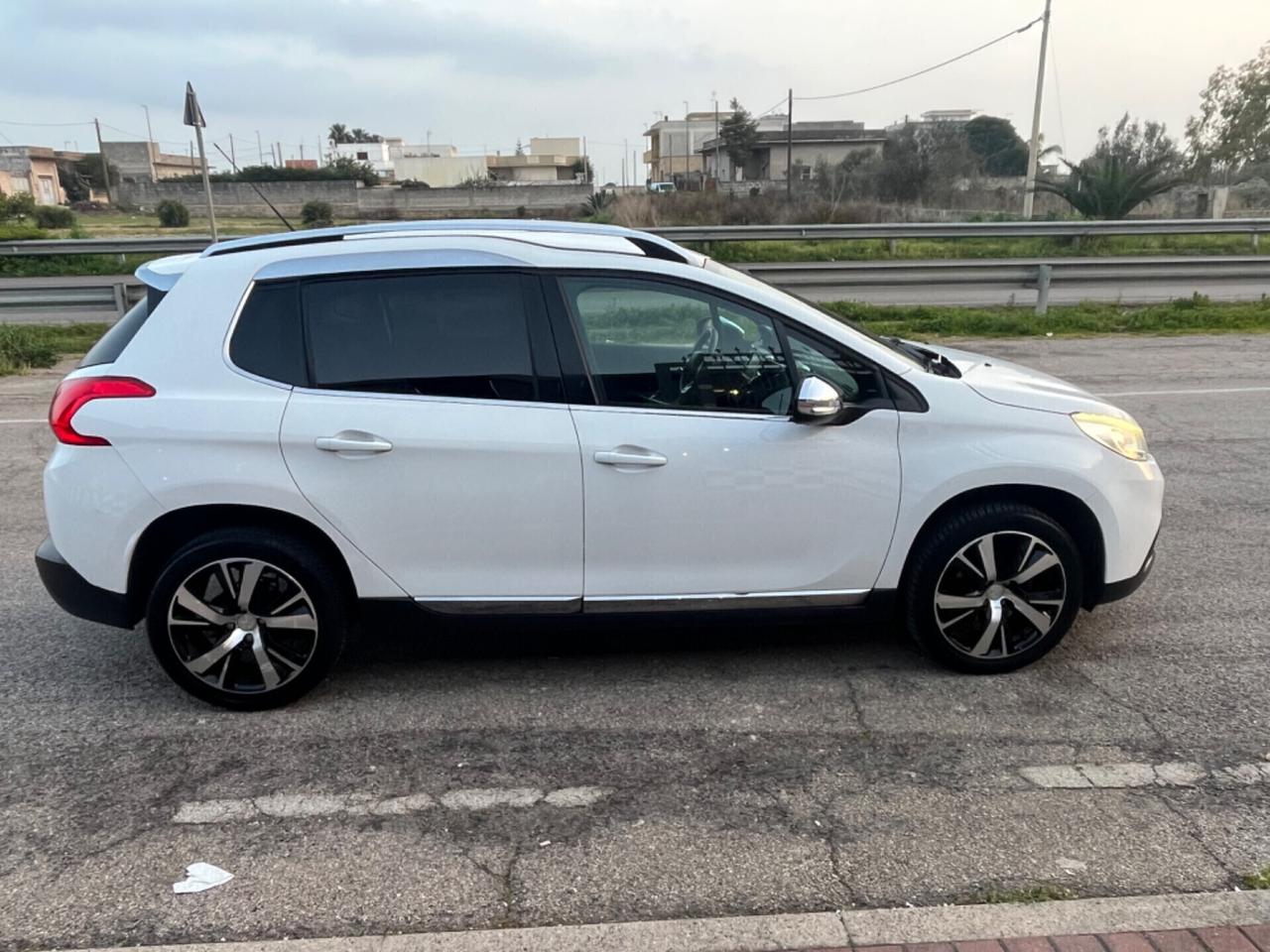 Peugeot 2008 BlueHDi Allure Unipro 2016