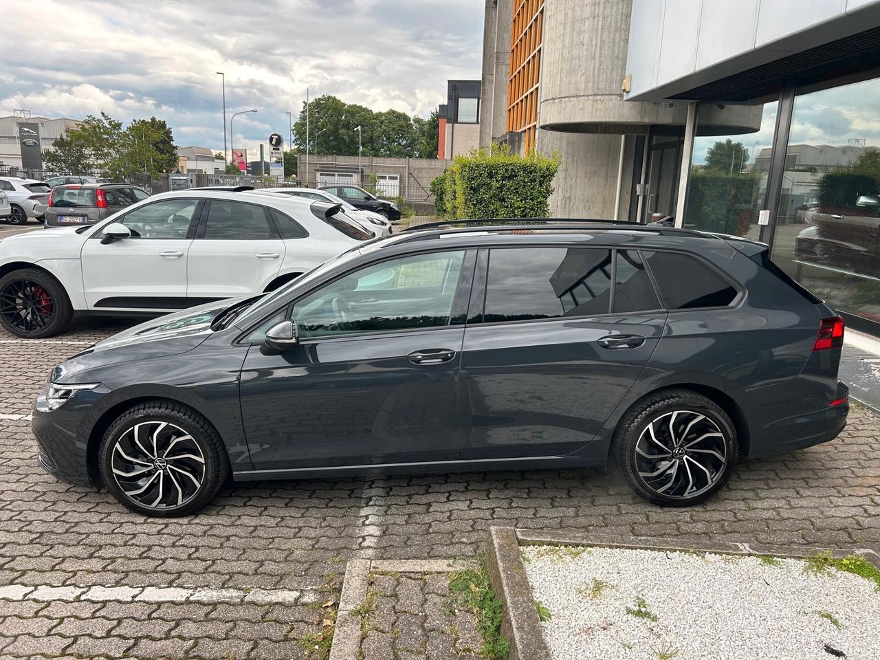 Volkswagen Golf Variant 1.5 tgi 130cv dsg GRANDINATA