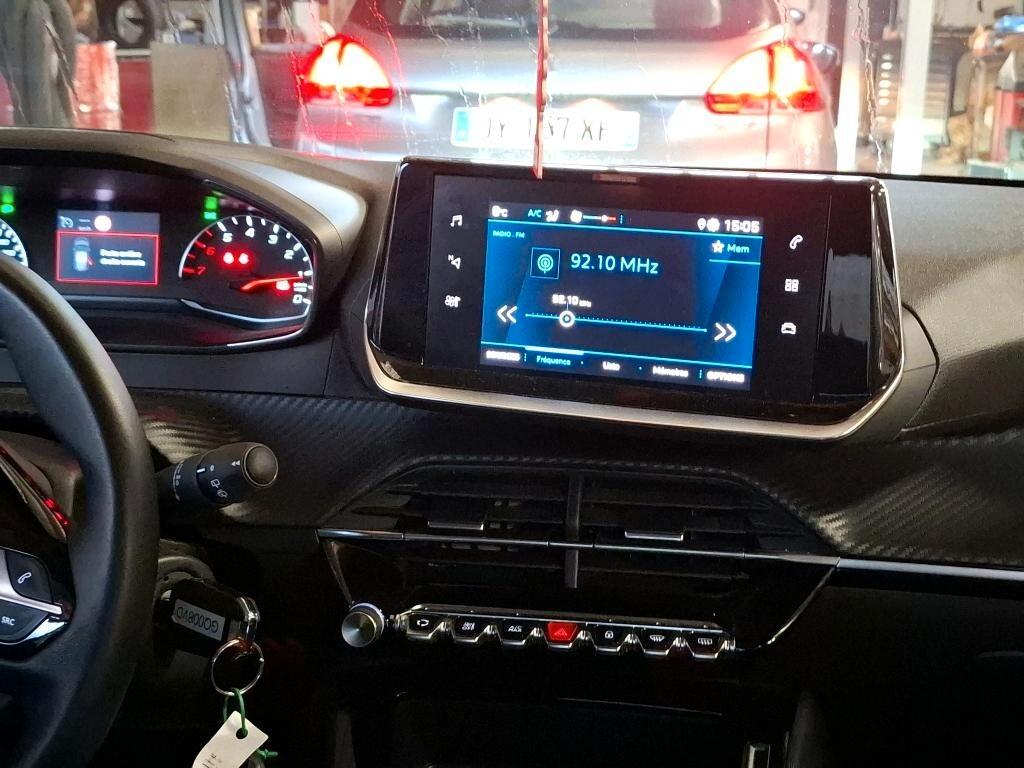 PEUGEOT 208 1.2 PURETECH 75CV SeS STYLE ( FARI LED - MIRROR - SENSORI POST. - CERCHI 16 )