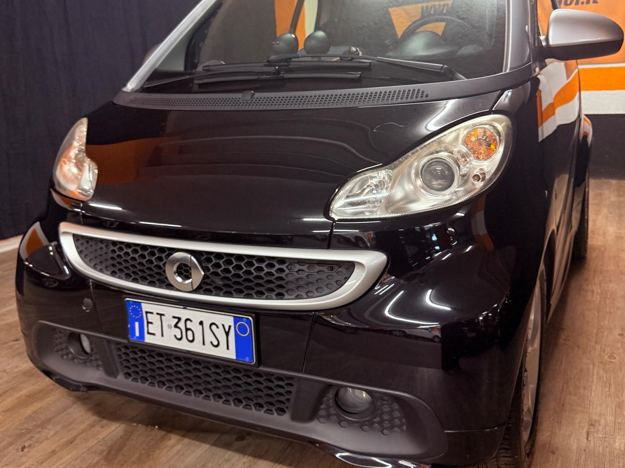 MAGNIFICA SMART FORTWO COUPE CON SOLI 50.961 KM ADATTA A NEOPATENTATI