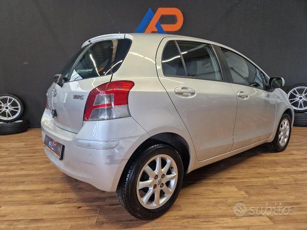 TOYOTA Yaris 1.3 5 porte Sol