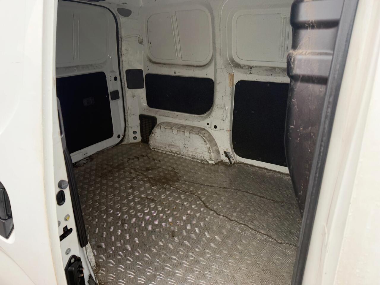 Nissan NV200 2.0 DCI/190000 KM/L1H1/2012