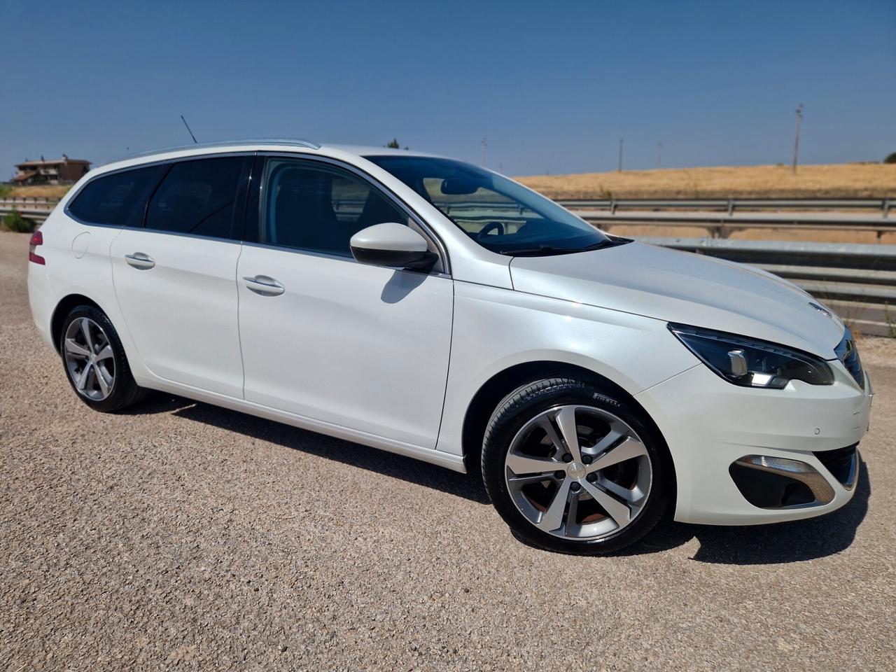 Peugeot 308 BlueHDi 120 S&S SW Allure